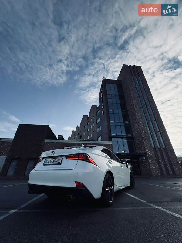 Седан Lexus IS 2014 в Киеве фото 27 Седан Lexus IS 2014 в Киеве