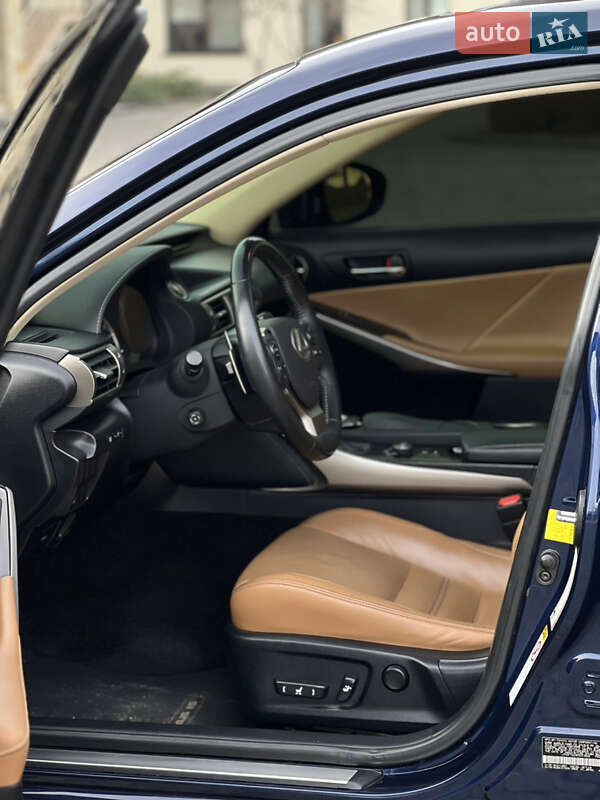 Седан Lexus IS 2014 в Львове фото 42 Седан Lexus IS 2014 в Львове