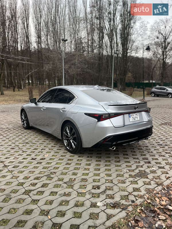 Седан Lexus IS 2022 в Киеве