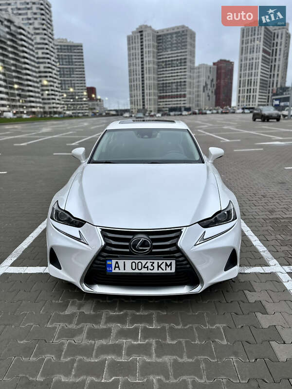 Седан Lexus IS 2019 в Києві