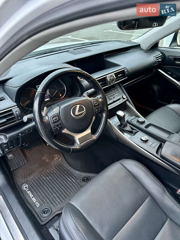 Седан Lexus IS 2019 в Києві