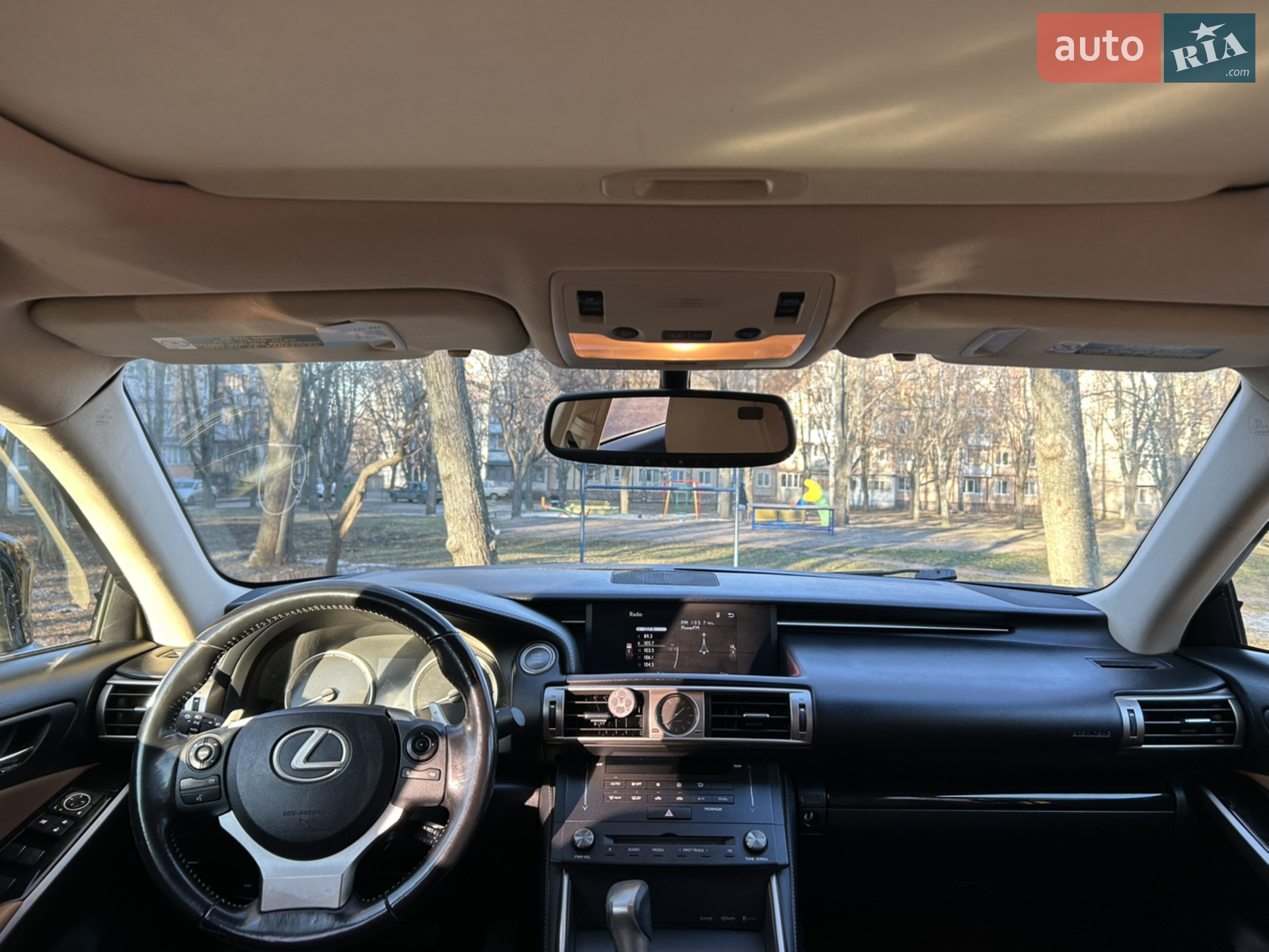 2015 Lexus IS - мініатюра 18