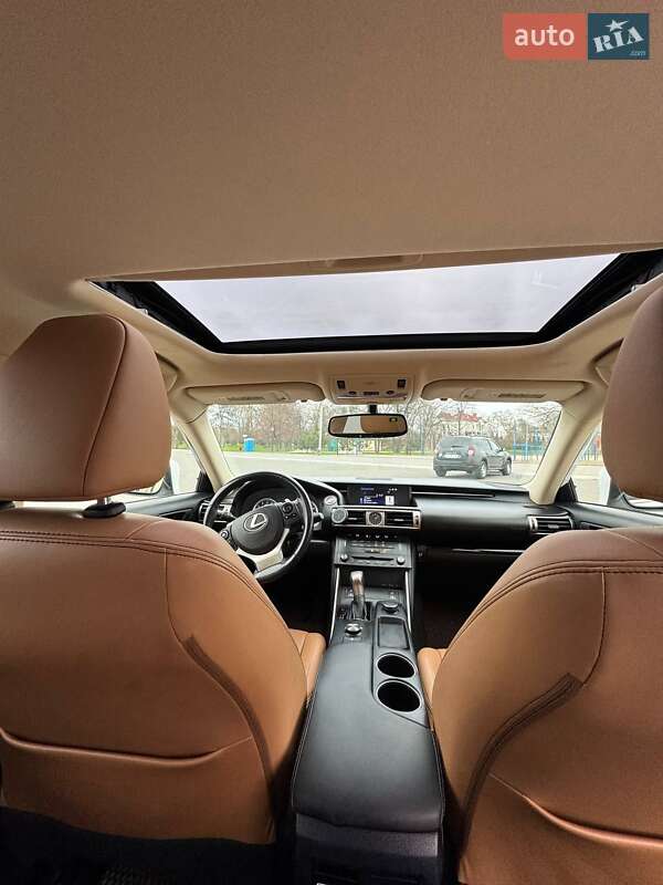 Седан Lexus IS 2014 в Измаиле