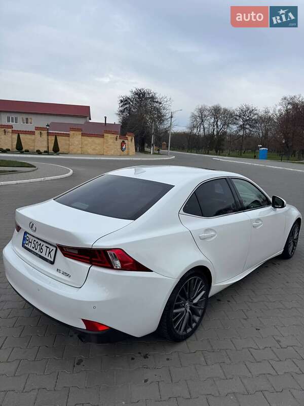 Седан Lexus IS 2014 в Измаиле