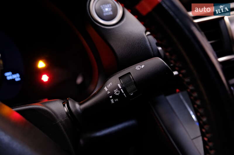 Седан Lexus IS 2018 в Одессе