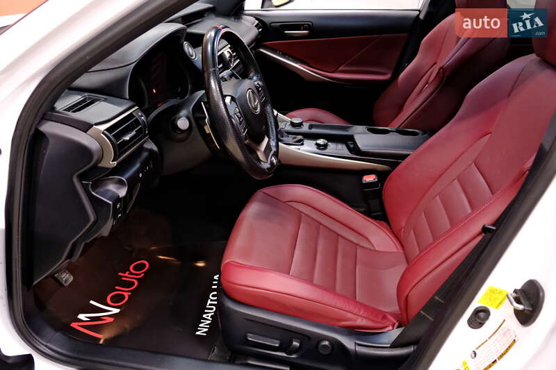 Седан Lexus IS 2018 в Одессе