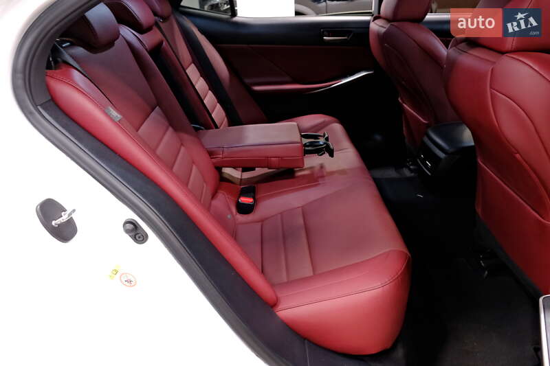 Седан Lexus IS 2018 в Одессе