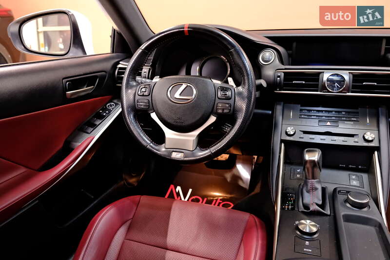 Седан Lexus IS 2018 в Одессе