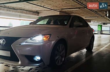Седан Lexus IS 2015 в Києві