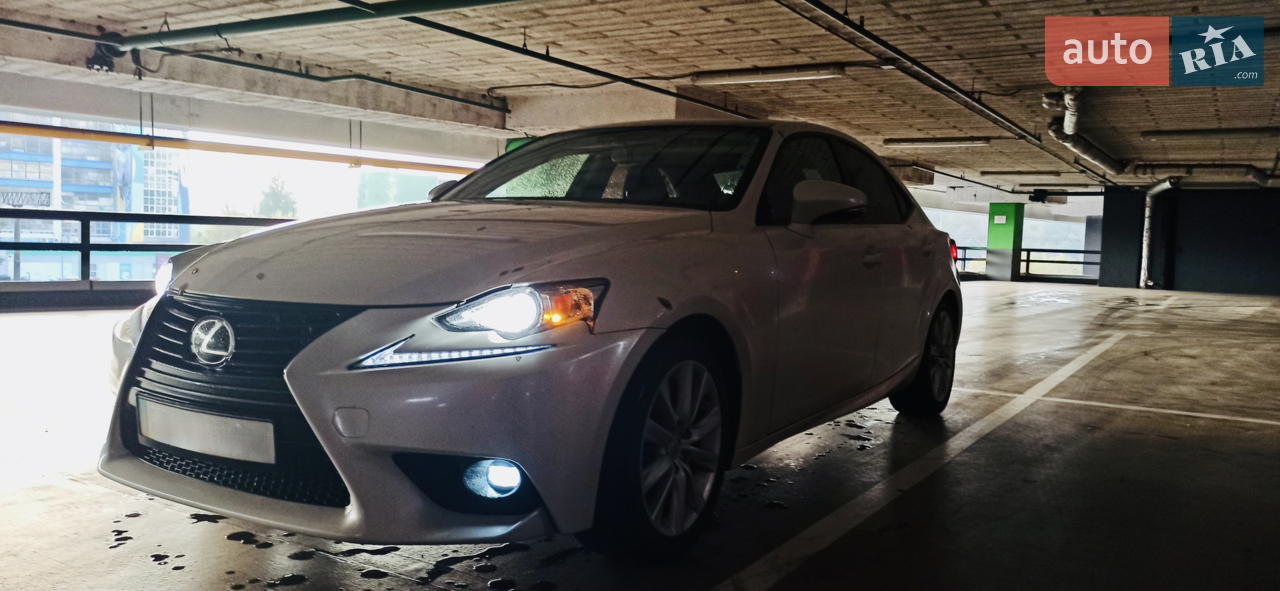 2014 Lexus IS - мініатюра 11