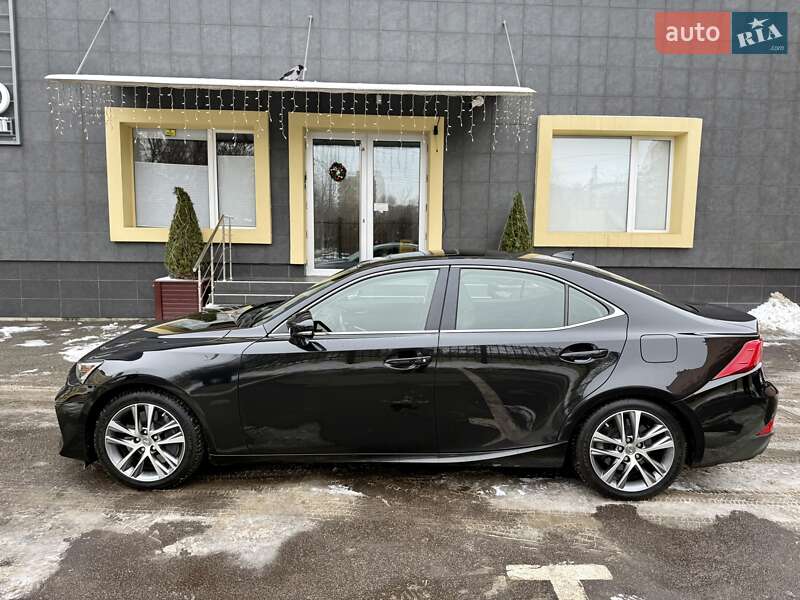 Седан Lexus IS 2018 в Киеве