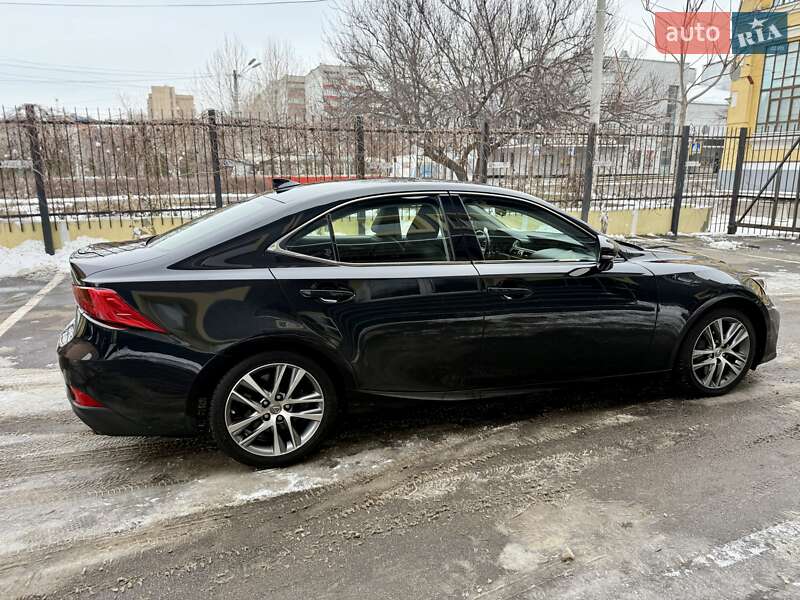 Седан Lexus IS 2018 в Киеве
