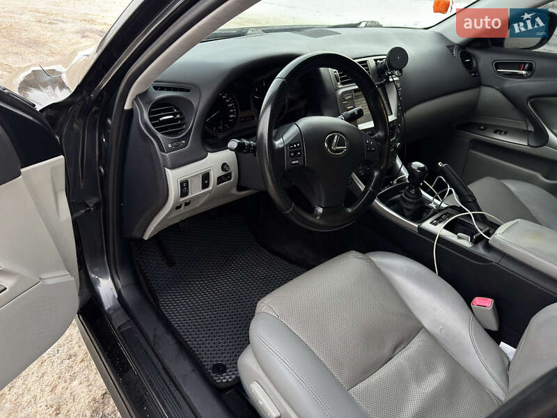 Седан Lexus IS 2007 в Киеве