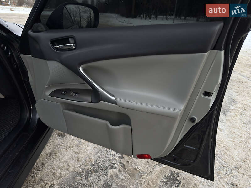 Седан Lexus IS 2007 в Киеве