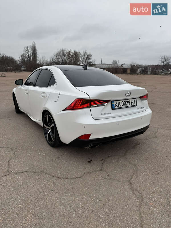 Седан Lexus IS 2016 в Києві