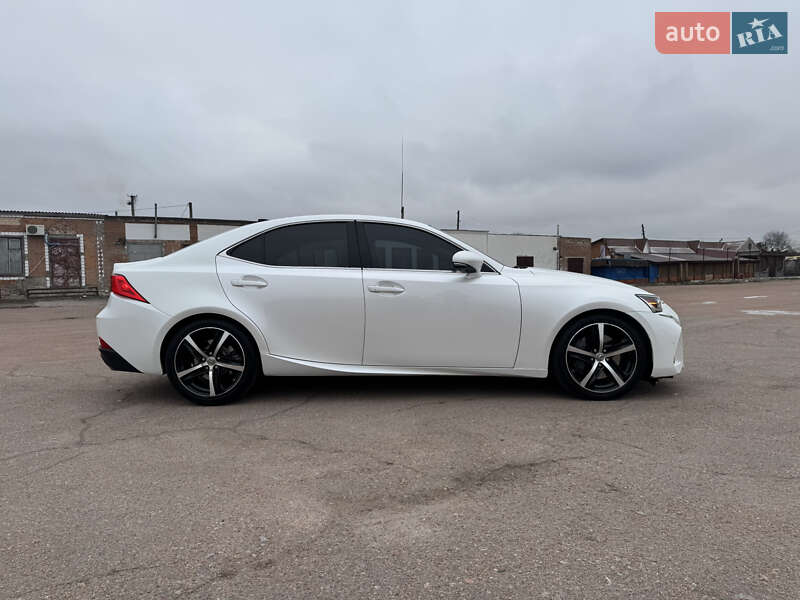 Седан Lexus IS 2016 в Києві
