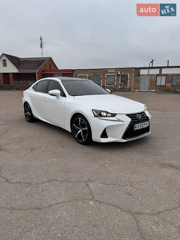 Седан Lexus IS 2016 в Києві