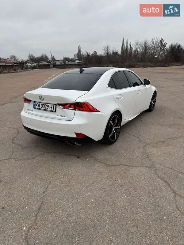 Седан Lexus IS 2016 в Києві