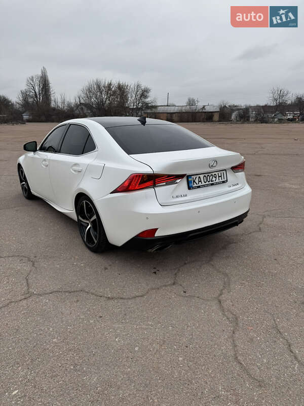 Седан Lexus IS 2016 в Києві
