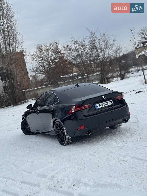 Седан Lexus IS 2014 в Києві