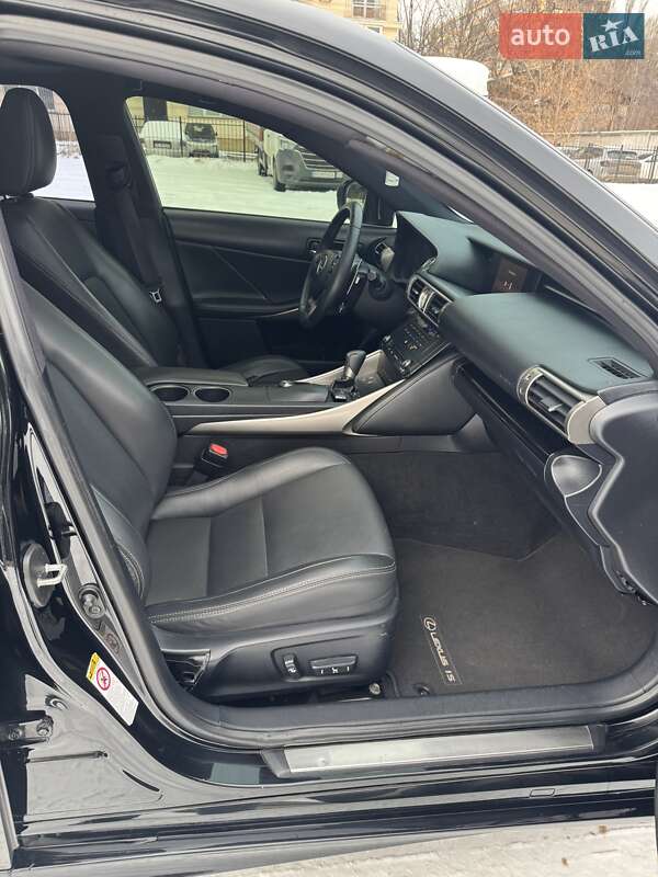 Седан Lexus IS 2014 в Києві