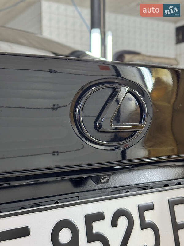 Седан Lexus IS 2013 в Никополе