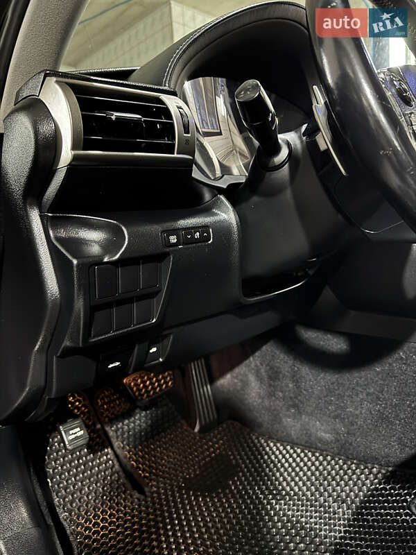 Седан Lexus IS 2013 в Никополе