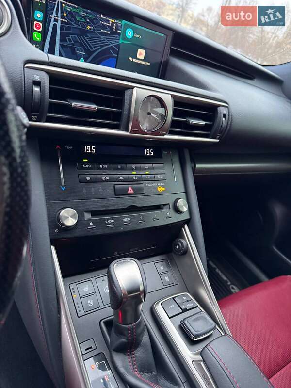 Седан Lexus IS 2017 в Киеве