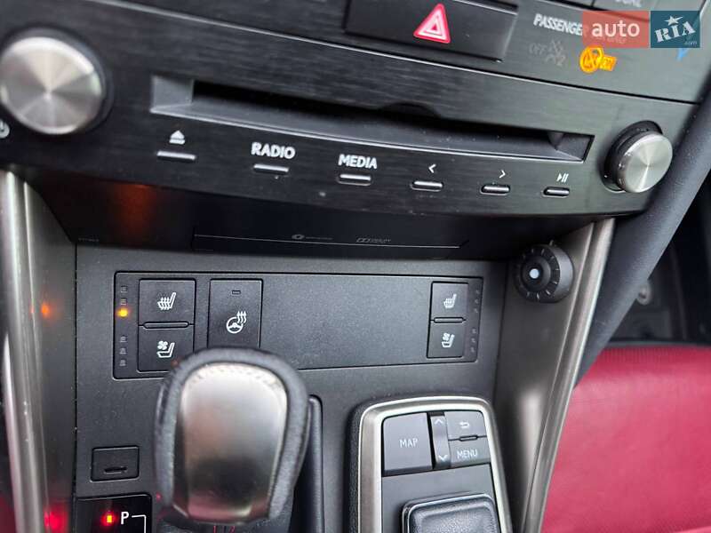 Седан Lexus IS 2017 в Киеве