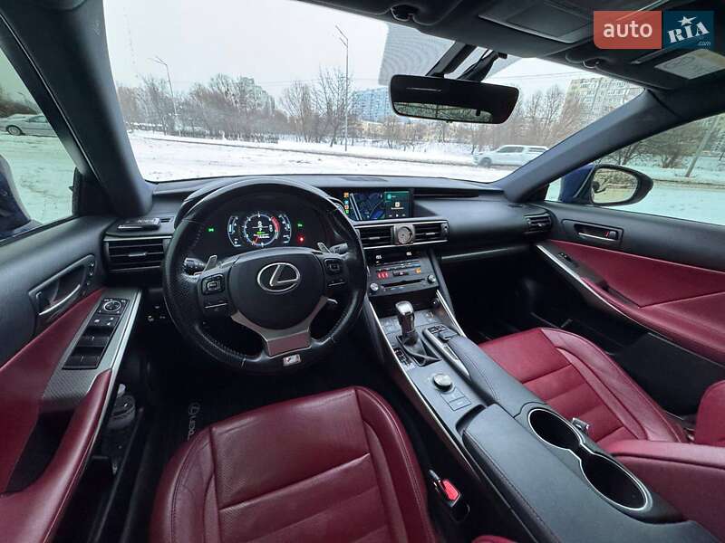 Седан Lexus IS 2017 в Киеве