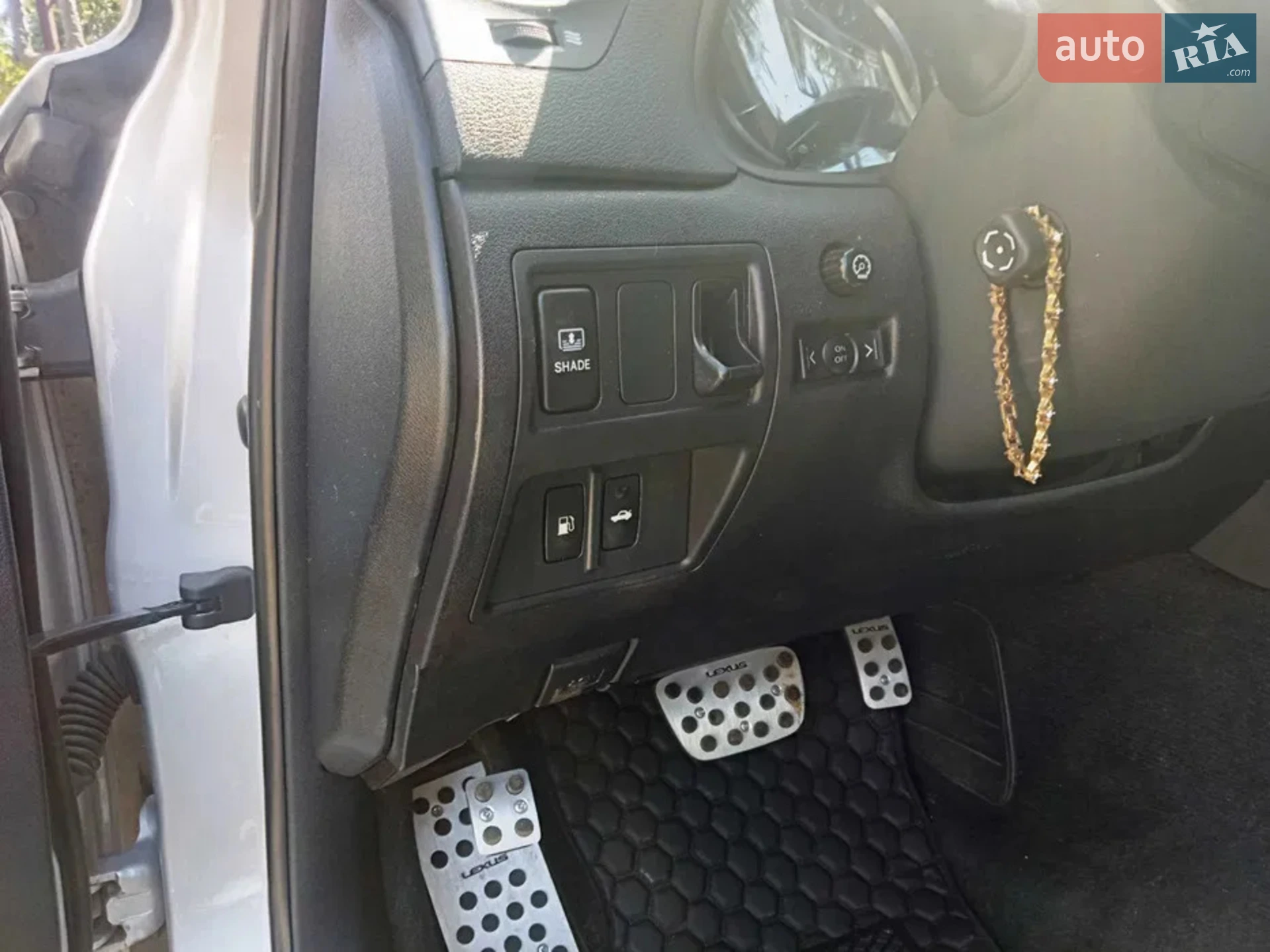 2011 Lexus IS - мініатюра 12