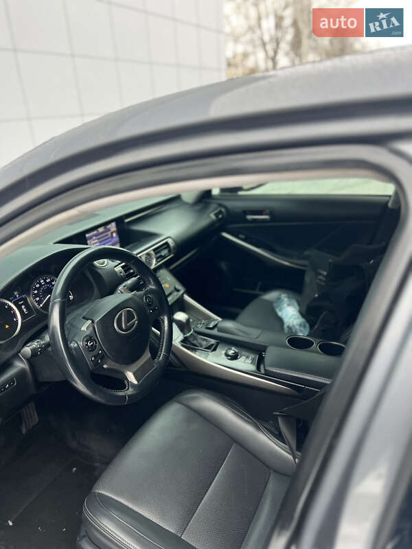 Седан Lexus IS 2013 в Киеве фото 8 Седан Lexus IS 2013 в Киеве