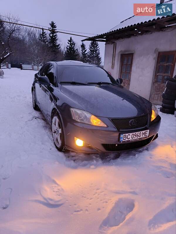 Седан Lexus IS 2006 в Борщеве
