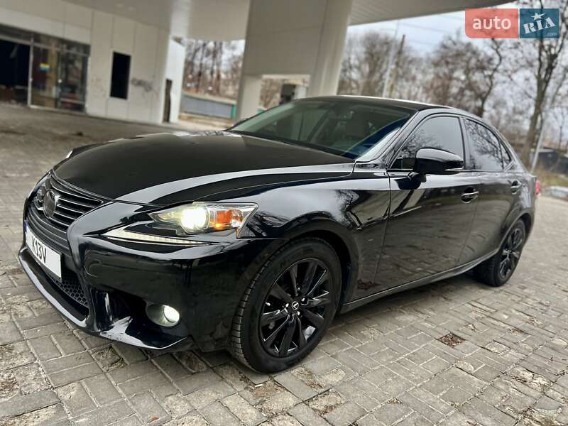 Седан Lexus IS 2015 в Днепре