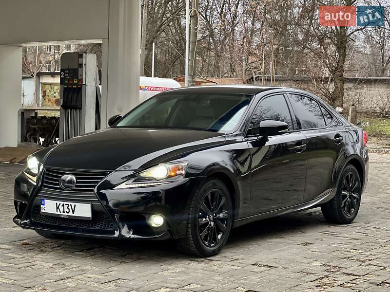 Седан Lexus IS 2015 в Днепре