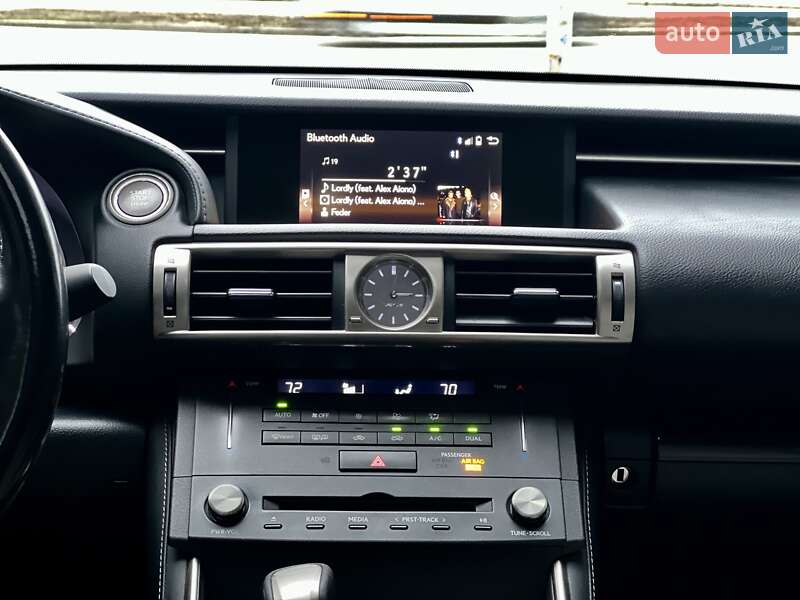 Седан Lexus IS 2015 в Днепре