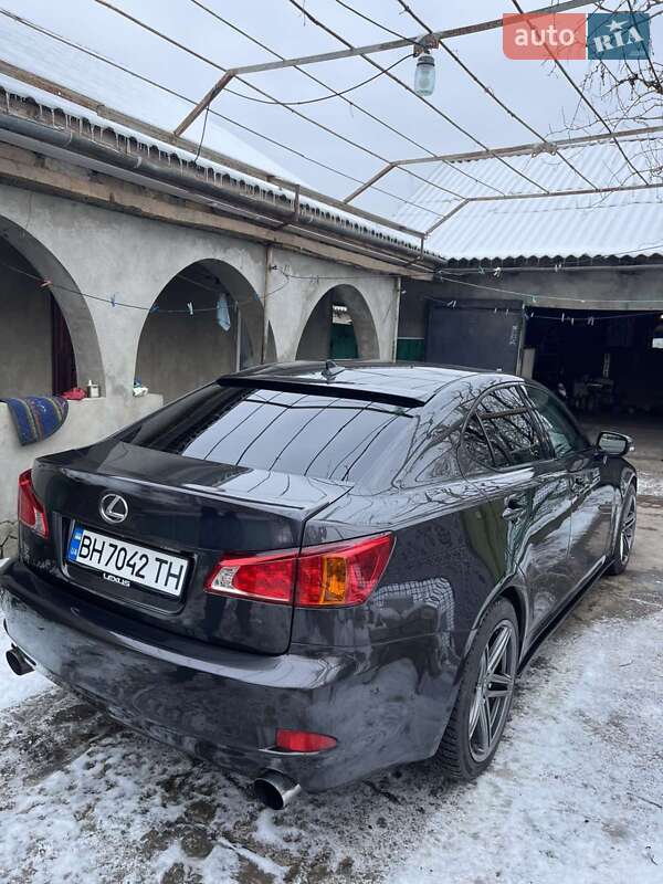 Седан Lexus IS 2010 в Тарутине