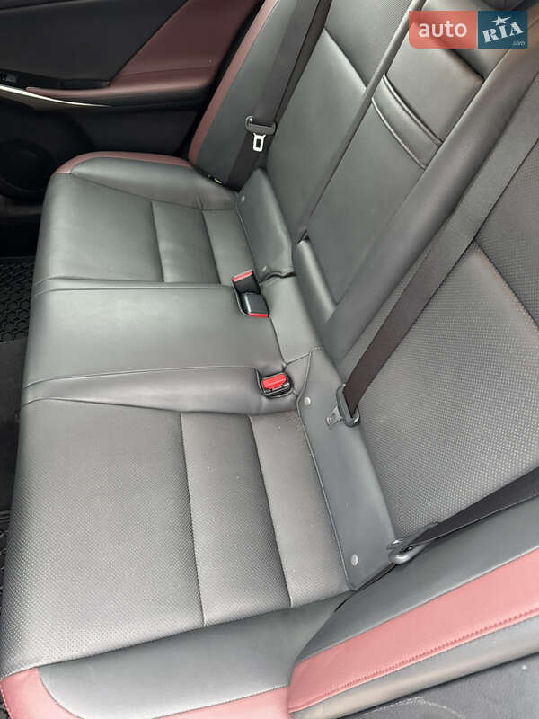 Седан Lexus IS 2016 в Киеве