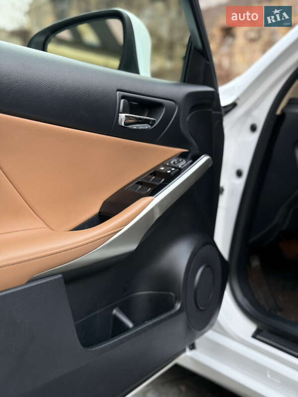 Седан Lexus IS 2014 в Одессе