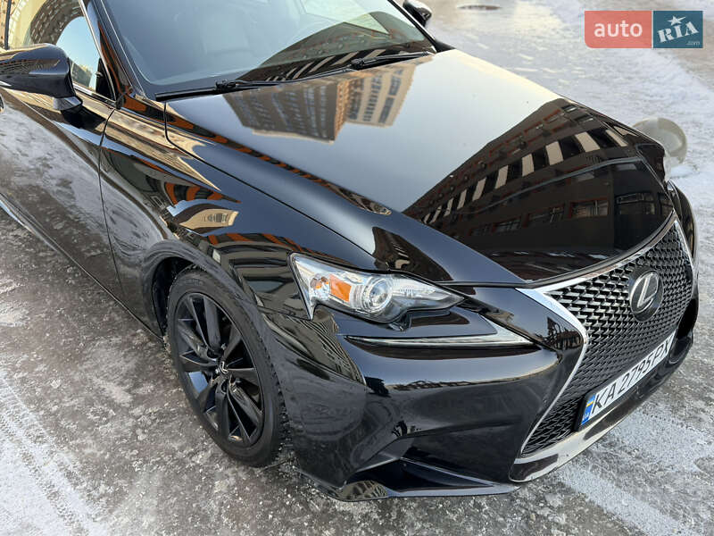 Седан Lexus IS 2015 в Киеве