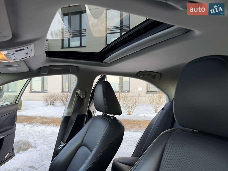 Седан Lexus IS 2015 в Киеве