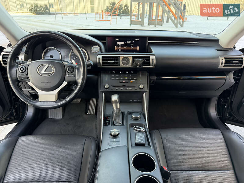 Седан Lexus IS 2015 в Киеве