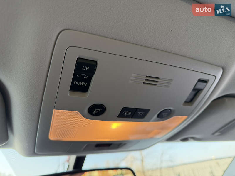 Седан Lexus IS 2015 в Киеве