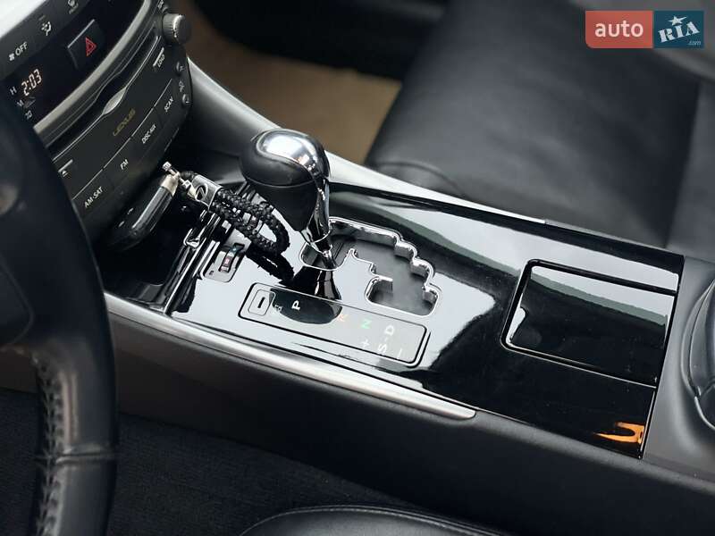 Седан Lexus IS 2008 в Днепре