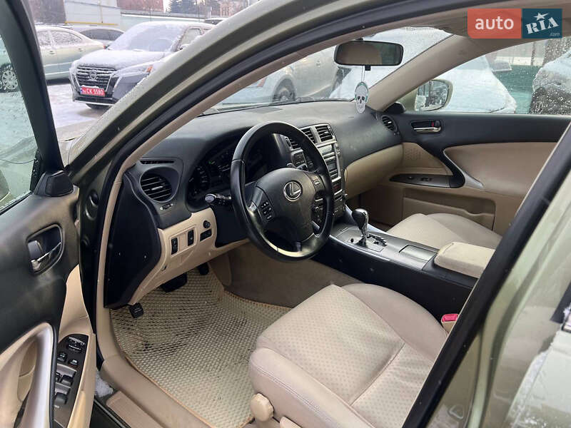 Седан Lexus IS 2006 в Полтаве