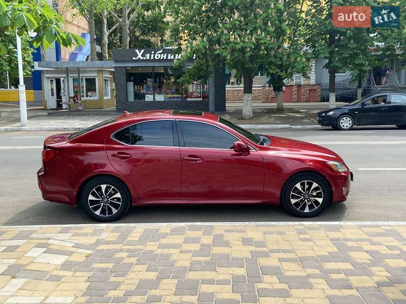 Седан Lexus IS 2008 в Измаиле