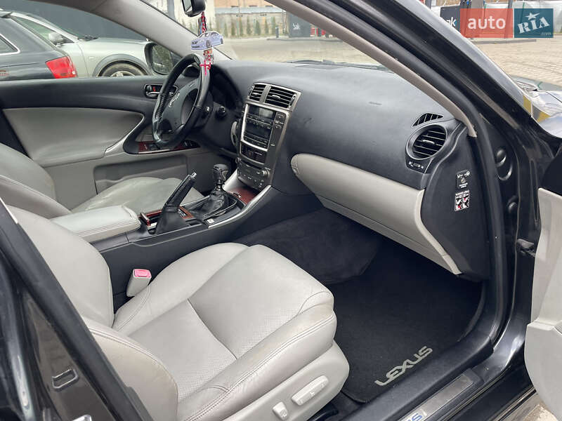 Седан Lexus IS 2007 в Турке