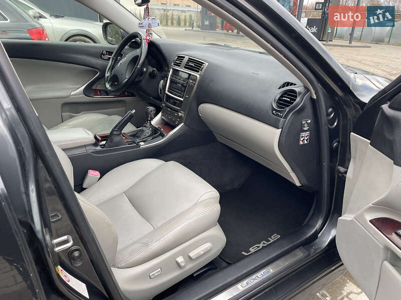 Седан Lexus IS 2007 в Турке