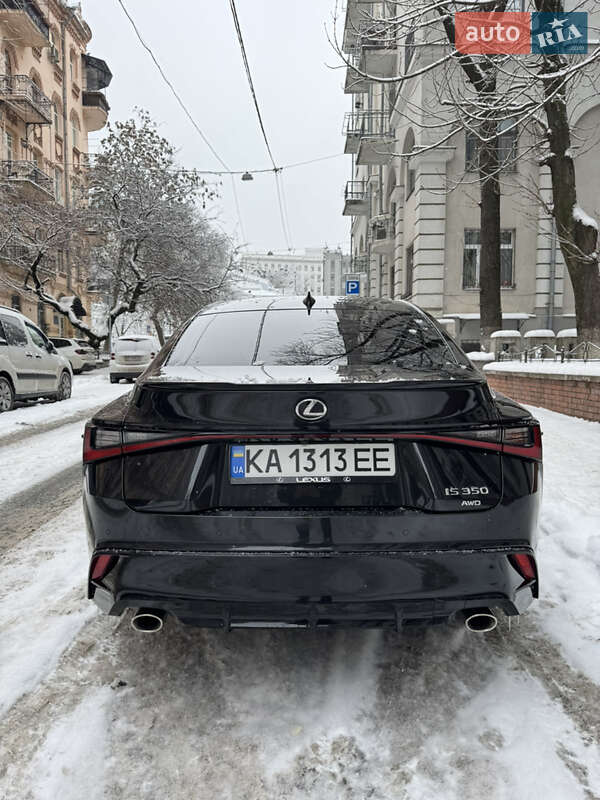 Седан Lexus IS 2024 в Киеве
