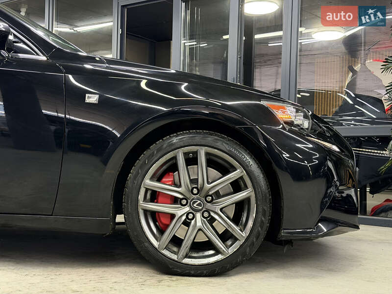 Седан Lexus IS 2015 в Одесі